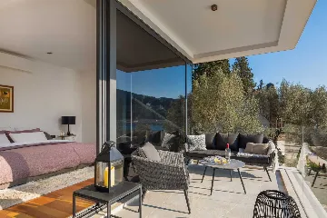 Seaside Family Villa with Pool in Vela Luka