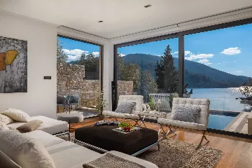 Seaside Family Villa with Pool in Vela Luka