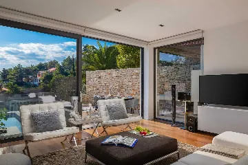 Seaside Family Villa with Pool in Vela Luka