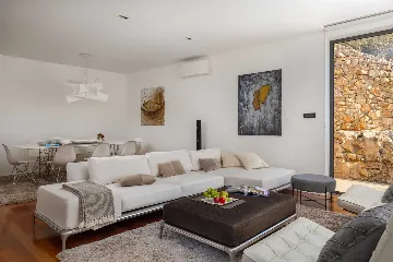 Seaside Family Villa with Pool in Vela Luka