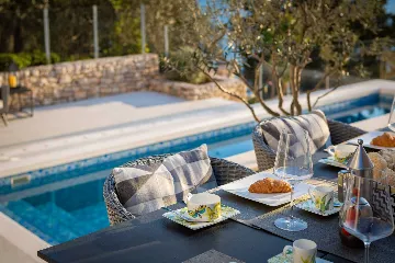 Seaside Family Villa with Pool in Vela Luka