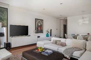 Seaside Family Villa with Pool in Vela Luka