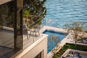 Seaside Family Villa with Pool in Vela Luka