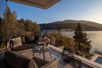 Seaside Family Villa with Pool in Vela Luka