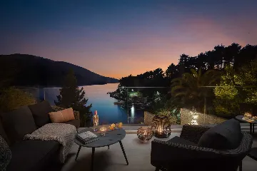 Seaside Family Villa with Pool in Vela Luka