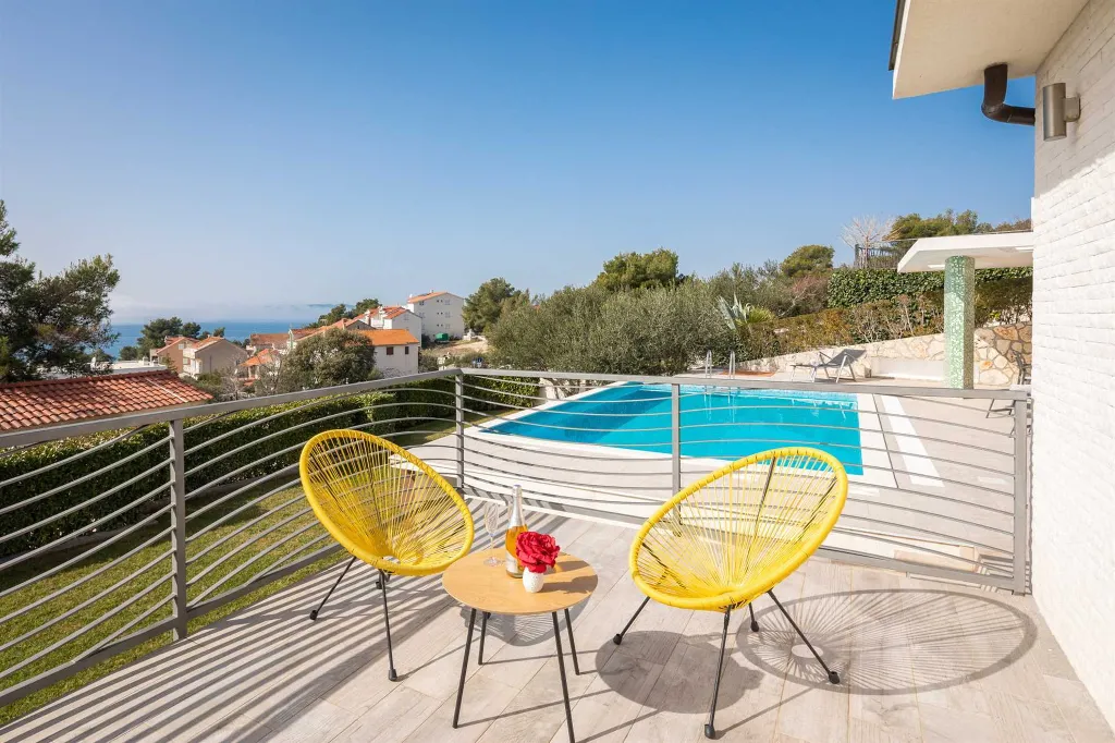 Private Pool Villa with Garden in Žaborić