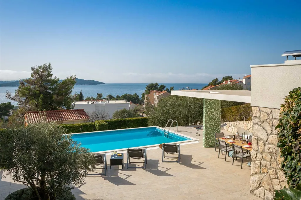 Private Pool Villa with Garden in Žaborić