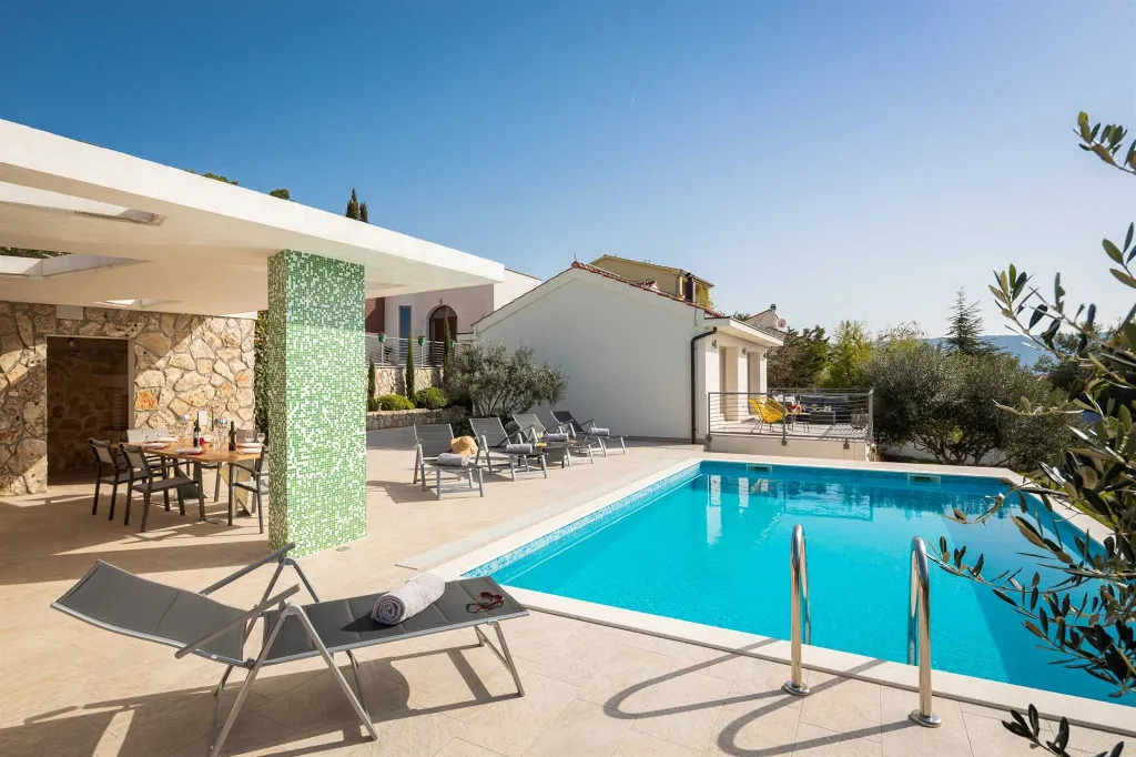 Private Pool Villa with Garden in Žaborić