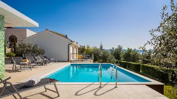 Private Pool Villa with Garden in Žaborić