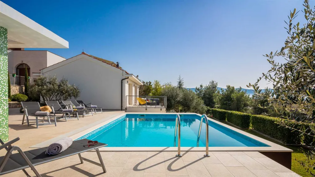 Private Pool Villa with Garden in Žaborić