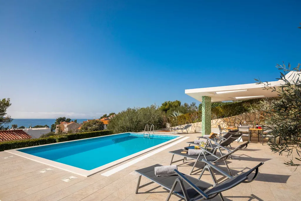 Private Pool Villa with Garden in Žaborić