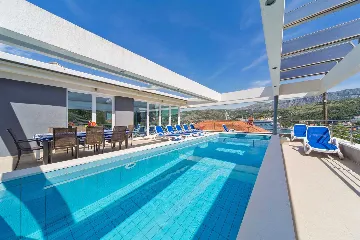 Modern Family Villa with Pool in Dubrovnik