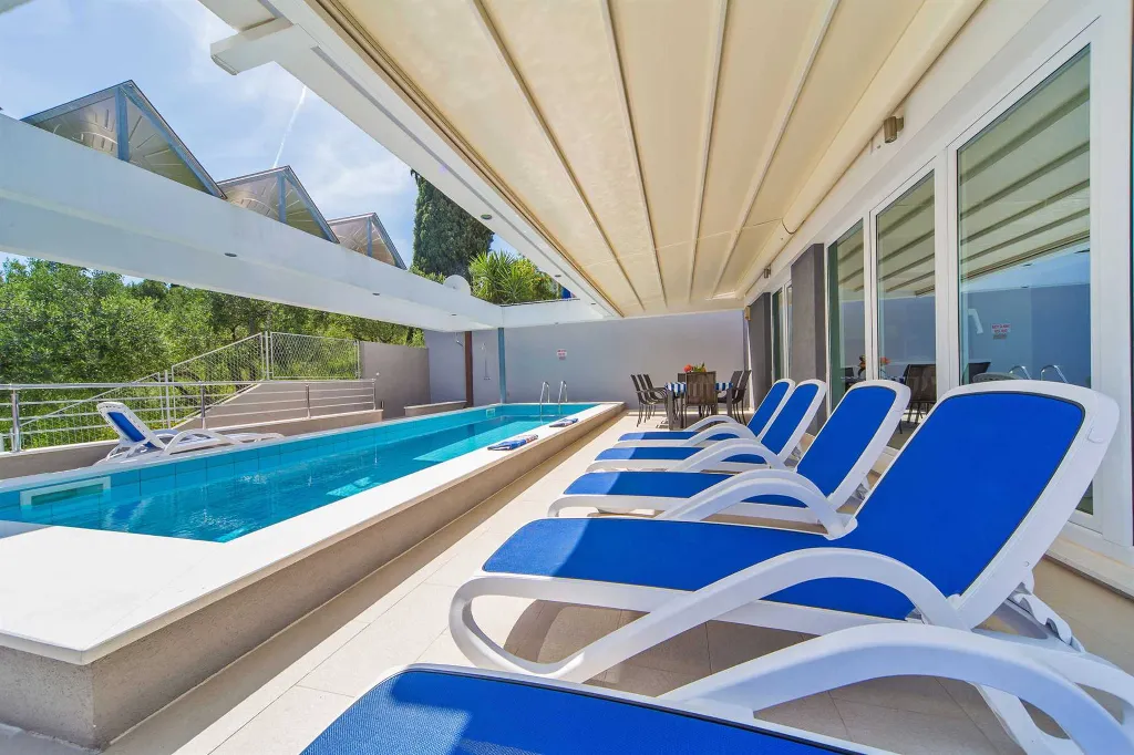 Modern Family Villa with Pool in Dubrovnik