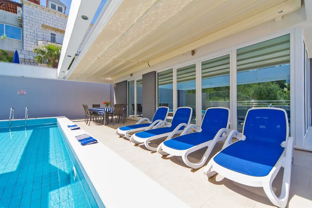 Modern Family Villa with Pool in Dubrovnik