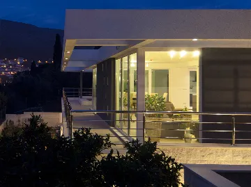Modern Family Villa with Pool in Dubrovnik