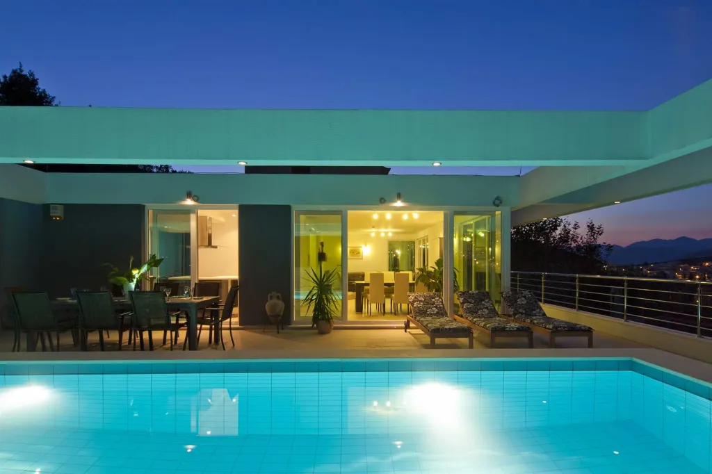 Modern Family Villa with Pool in Dubrovnik