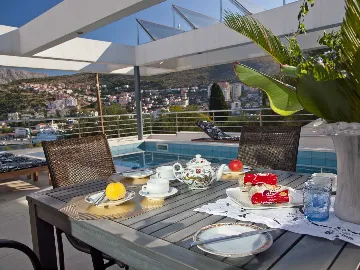 Modern Family Villa with Pool in Dubrovnik