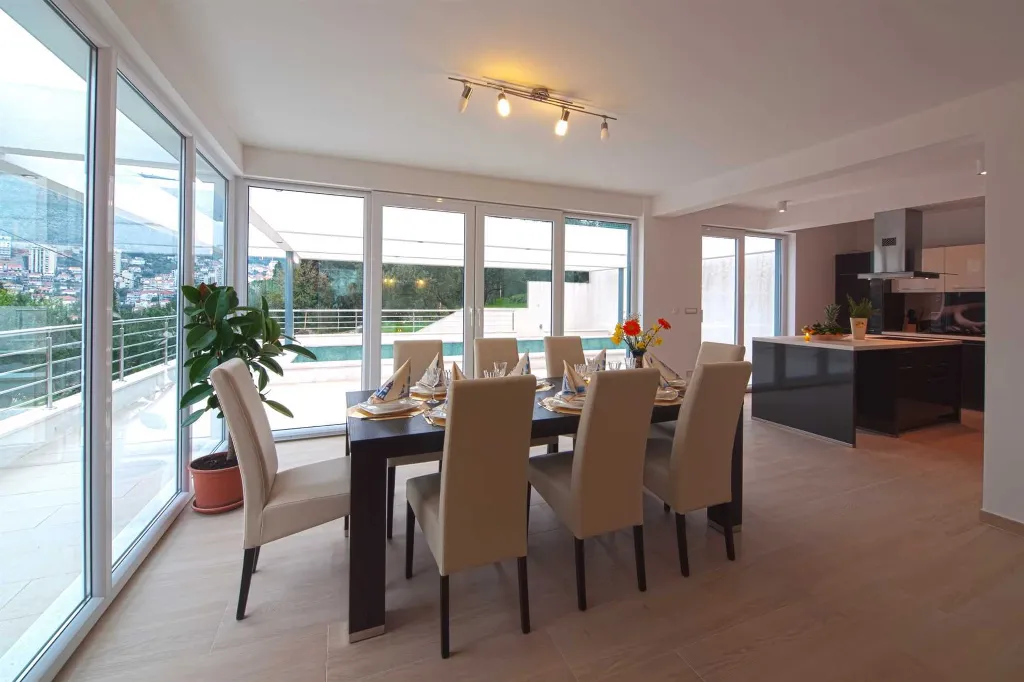 Modern Family Villa with Pool in Dubrovnik