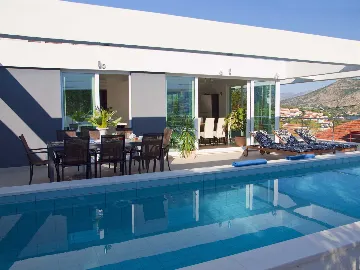 Modern Family Villa with Pool in Dubrovnik
