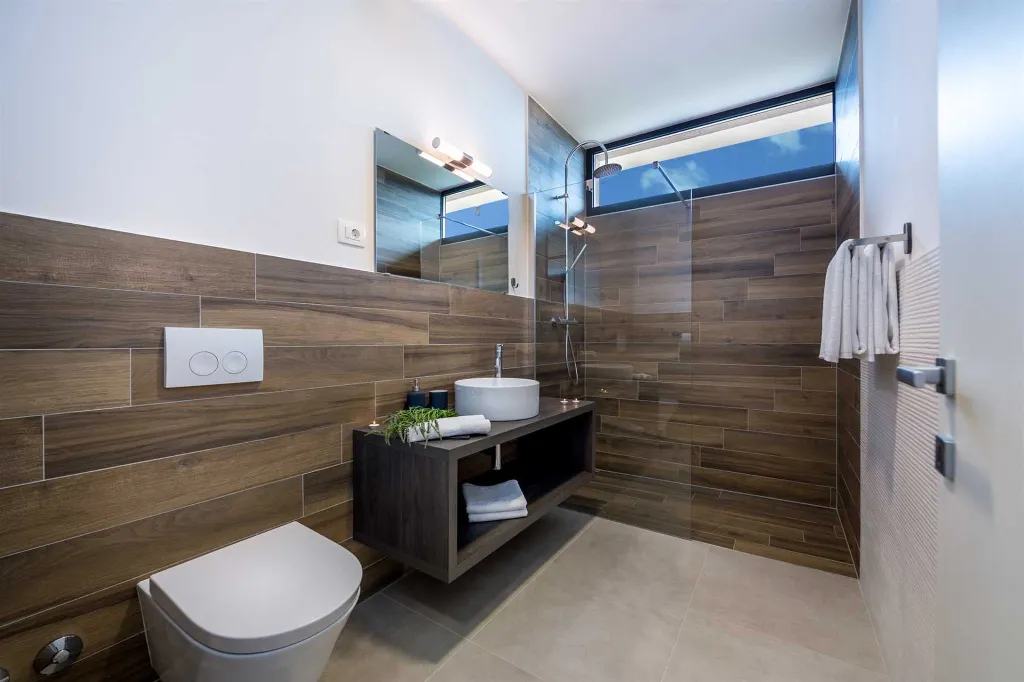 Spacious 5-Bedroom Villa with Infinity Pool in Opatija