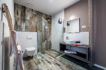 Spacious 5-Bedroom Villa with Infinity Pool in Opatija