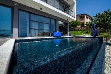 Spacious 5-Bedroom Villa with Infinity Pool in Opatija