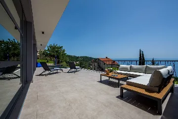 Spacious 5-Bedroom Villa with Infinity Pool in Opatija