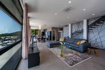 Spacious 5-Bedroom Villa with Infinity Pool in Opatija