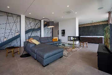 Spacious 5-Bedroom Villa with Infinity Pool in Opatija