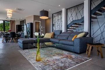 Spacious 5-Bedroom Villa with Infinity Pool in Opatija