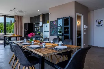 Spacious 5-Bedroom Villa with Infinity Pool in Opatija