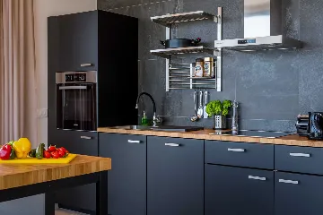 Spacious 5-Bedroom Villa with Infinity Pool in Opatija