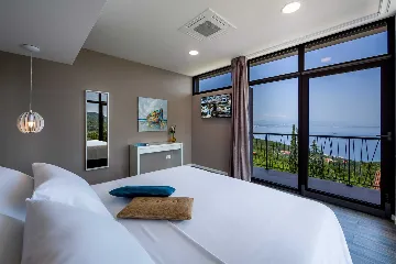 Spacious 5-Bedroom Villa with Infinity Pool in Opatija