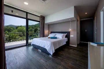 Spacious 5-Bedroom Villa with Infinity Pool in Opatija