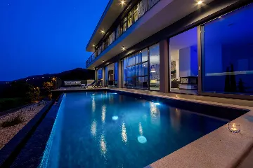Spacious 5-Bedroom Villa with Infinity Pool in Opatija