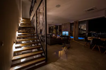 Spacious 5-Bedroom Villa with Infinity Pool in Opatija