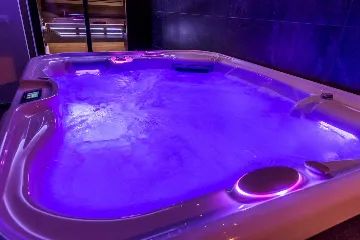 Spacious 5-Bedroom Villa with Infinity Pool in Opatija