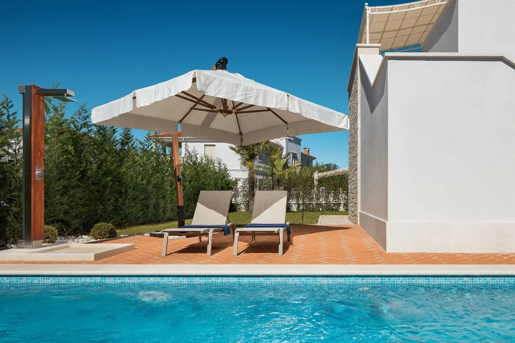 Contemporary Villa Retreat with Pool in Vabriga