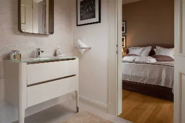 Contemporary Villa Retreat with Pool in Vabriga