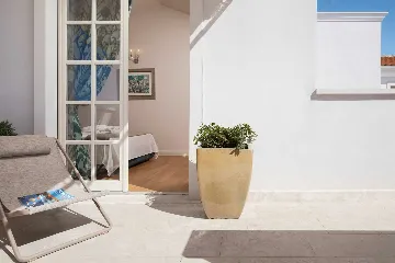 Contemporary Villa Retreat with Pool in Vabriga