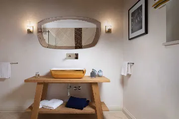 Elegant 4-Bedroom Villa with Pool in Vabriga