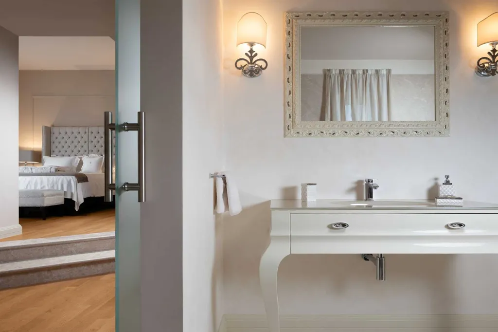 Elegant 4-Bedroom Villa with Pool in Vabriga