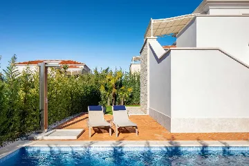 Elegant 4-Bedroom Villa with Pool in Vabriga
