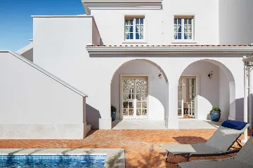 Elegant 4-Bedroom Villa with Pool in Vabriga