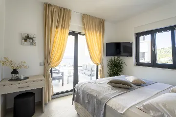 Panorama Infinity Villa with Pool, Primošten