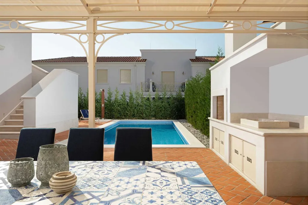 Elegant 4-Bedroom Villa with Pool in Vabriga