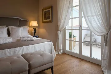 Spacious 4-Bedroom Villa with Pool in Vabriga