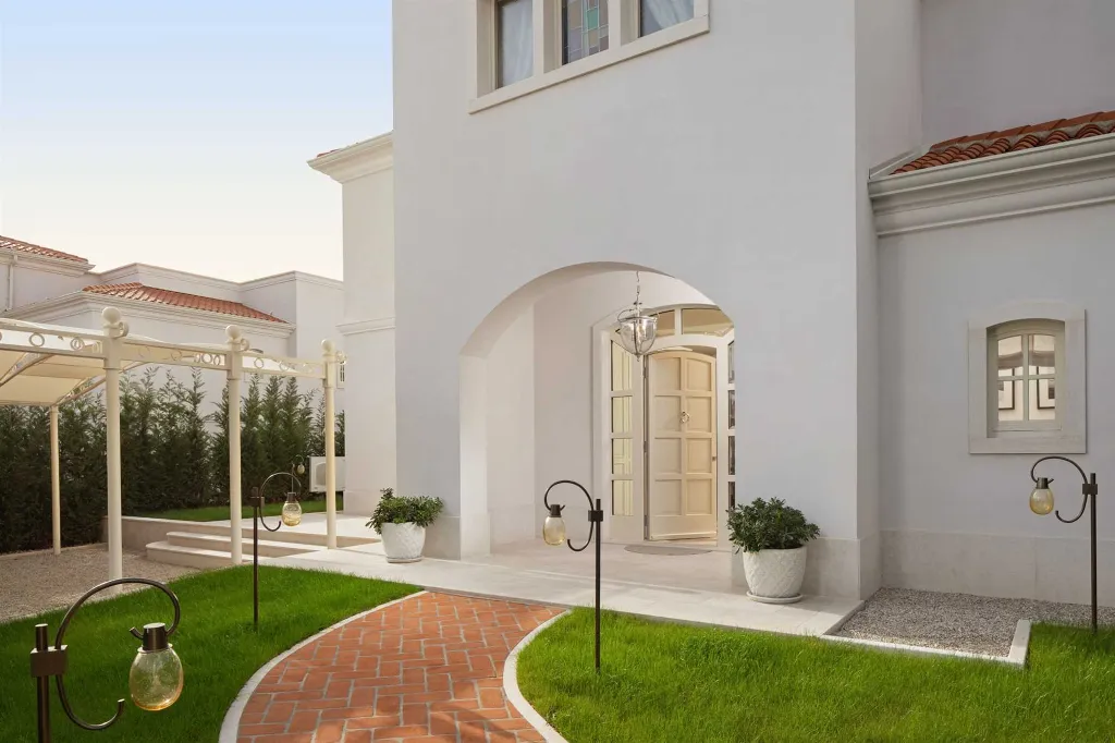 Spacious 4-Bedroom Villa with Pool in Vabriga