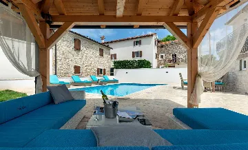 Spacious Country Villa with Pool in Vižinada