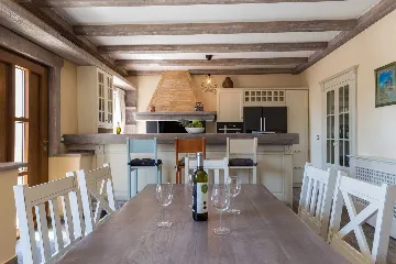 Spacious Country Villa with Pool in Vižinada